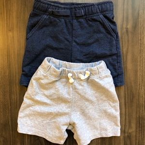 Lot of 2 boys knit shorts
